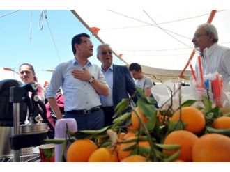 Ak Parti’li Atay Uslu Kaş’ta Hal Esnafıyla Buluştu