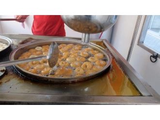 Burhaniyeli Esnaflardan Geleneksel Lokma Hayrı
