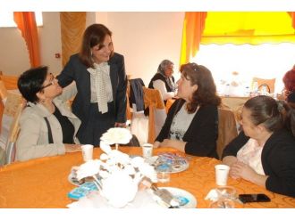 Chp Milletvekili Adayları Tepebaşı’nda Kadınlarla Buluştu