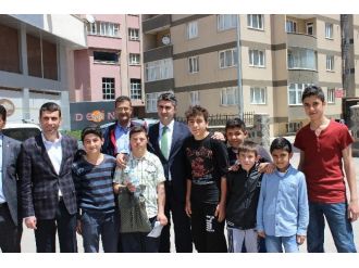 Tarıkdaroğlu, Vatandaşları Dinliyor