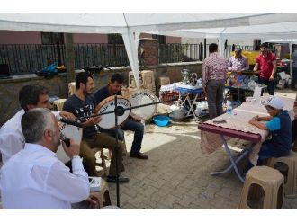 Kırka Sosyal Yardımlaşma Dayanışma Ve Kültür Derneği Yararına Kermes