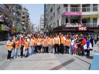 Ak Kadınlar İzmir’i Fethediyor