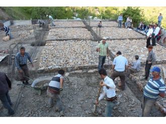 Sason Gürgenli Köyünde İmece Taziye Usulüyle Taziye Evi Yapılıyor