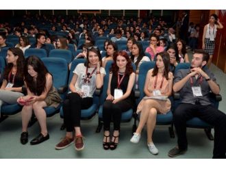 Anadolu Üniversitesi’nde “Gelişim Sende Başlar’15” Semineri