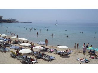 Kuşadası’nda Hafta Sonu Plaj Keyfi