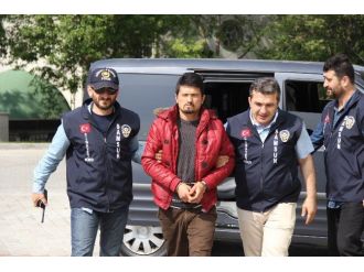 Tuvaletini Yaparken Kendini Uyaran Adamı Öldüren Genç Tutuklandı