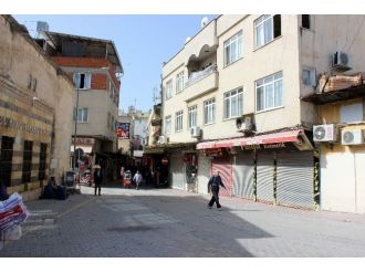 Vatandaşlardan Esnafların İş Yerlerini Geç Açmasına Tepki