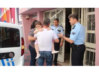 Nikah Salonunda Unutulan Anne Kızı Polis Kurtardı