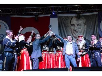 Hülya Polat Düzcelileri Coşturdu