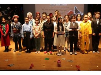 İhlas Koleji’nden Muhteşem Şiir Dinletisi