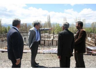 Kaymakam Ada, Okul İnşaatlarında İncelemelerde Bulundu