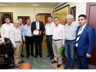 1 Mayıs Tertip Komitesi’nden Karalar’a Teşekkür Plaketi