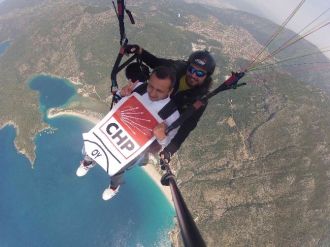 Gökyüzünden Oy İstedi