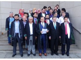 İdamına Karar Verilen Mursi’ye Avukatlardan Destek