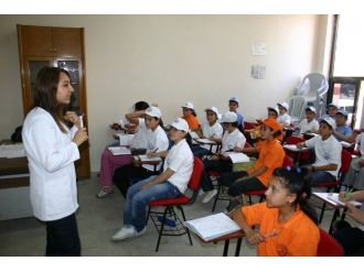 Çocuk Meclisi Şubeler Arası Yüzme Ve Bilgi Yarışması