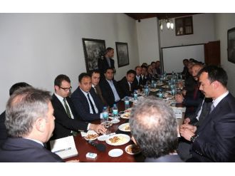 Talas’ta Eğitimin İhtiyaçları Bir Bir Bitiyor