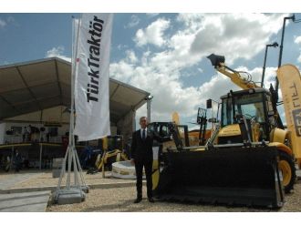 New Holland, Komatek Fuarı’nda Yüksek Performanslı İş Makineleriyle Boy Gösterdi