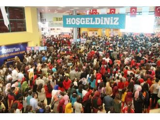 Kitap Fuarı Rekor Üstüne Rekor Kırıyor