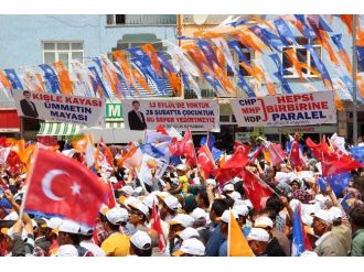 Davutoğlu: Dörtlü Çeteye Ülkeyi Bırakmayız