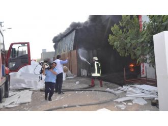Fabrika Adeta Kül Oldu