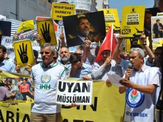 Aydın Eğitim Bir-sen Sisi’yi Lanetledi