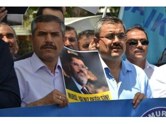 Memur-sen İl Temsilciliği Mursi’ye Verilen İdam Cezasını Protesto Etti