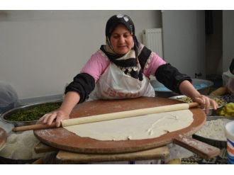 İhtiyaç Sahipleri Ve Öğrenciler Yararına Kermes