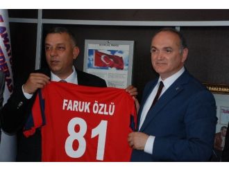 Askf’den Ak Parti Milletvekili Adaylarına Düzcespor Forması