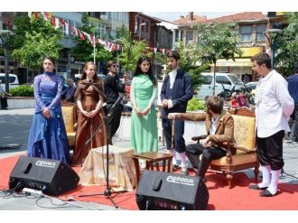 Süleymanpaşa Gençlik Şöleni Konser Ve Tiyatro Oyunu İle Başladı