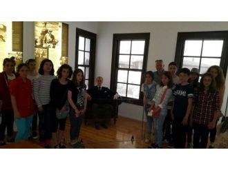 Süleymanpaşa Belediye Başkanı Eşkinat, Atatürk Konulu Şiir Yarışması Birincilerini Selanik’e Götürdü