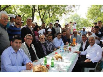 Ak Partililer Yağmur Ve Şükür Duasına Katıldı