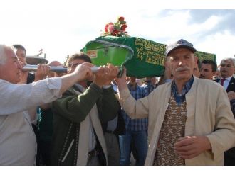 Gazdan Zehirlenen Madenciler Toprağa Verildi