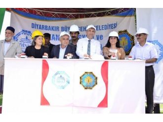 Ergani’de Kısmi Kanalizasyon Şebekesi Ve Kolektör Hattının Temeli Atıldı