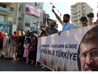 Manisa’da Mursi İçin Dua Edildi