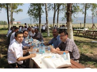Efeler’de Görev Yapan İmamlar İki Namaz Arası Gönüllerince Eğlendi