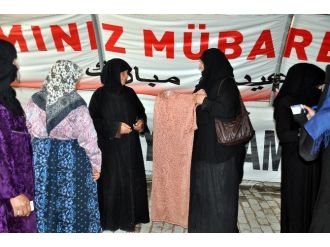 Çadır Kentteki Yaşlılara Elbise Yardımı