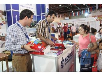 Ko-mek Ve Gençlik Hizmetleri Kitap Fuarı’nda
