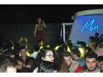 Sevda Özkaran Tatilcileri Coşturdu