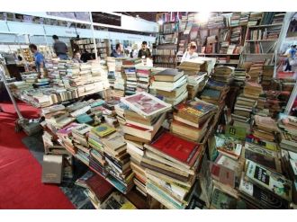 Yarım Milyon Kitap Bu Fuarda