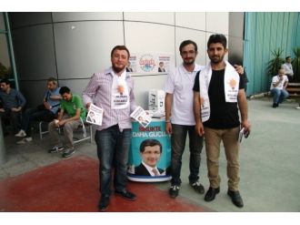 Kitap Fuarı’nda Özgürlük Ve Demokrasi Rüzgarı