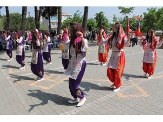 Manyas’ta 19 Mayıs Gençlik Ve Spor Bayramı Töreni