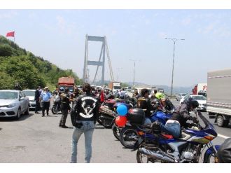 Motorculardan Fsm Köprüsünde Geçiş Ücretleri Protestosu