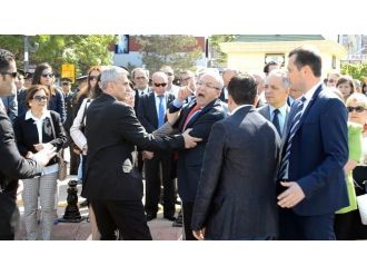 19 Mayıs Kutlamalarında ’Siyasi Bayrak’ Krizi