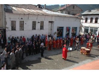 Küre’de 19 Mayıs Törenlerinde Öğrenci Bayıldı
