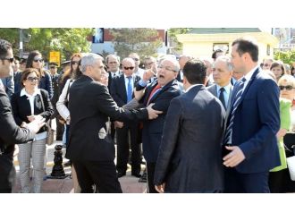 19 Mayıs Kutlamalarında ’Siyasi Bayrak’ Krizi