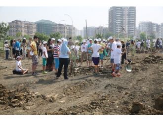 Nilüfer’de Kardeşlik Fidanları Toprakla Buluştu