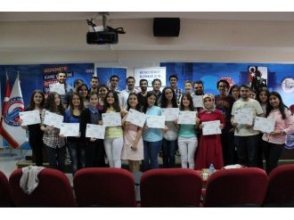 Üniversiteliler Girişimcilik Eğitimi Sertifikalarını Aldı