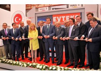 Ekonomi Bakanı Zeybekci: Kurdaki Köpüğün Bir Miktar Daha İnmesini Bekliyoruz