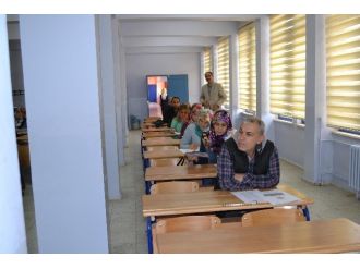 Veliler ‘Geleceğim İçin Okuyorum Projesi’ Kapsamında Sınava Girdi