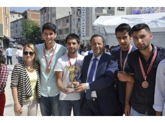 Dilovası, 19 Mayıs’ı Coşku İle Kutladı
